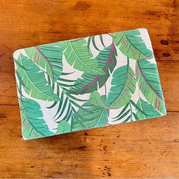 NWOT Stella & Dot Palm Clutch - Picture 2 of 4